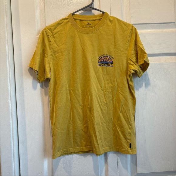 Yellow Ripcurl Standard Fit Short Sleeve T-Shirt - Size Small - Picture 1 of 4